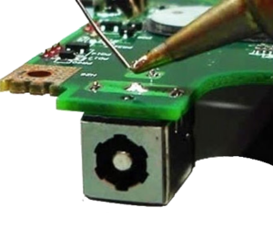 Servitech | Reparación y sustitución del conector de carga.